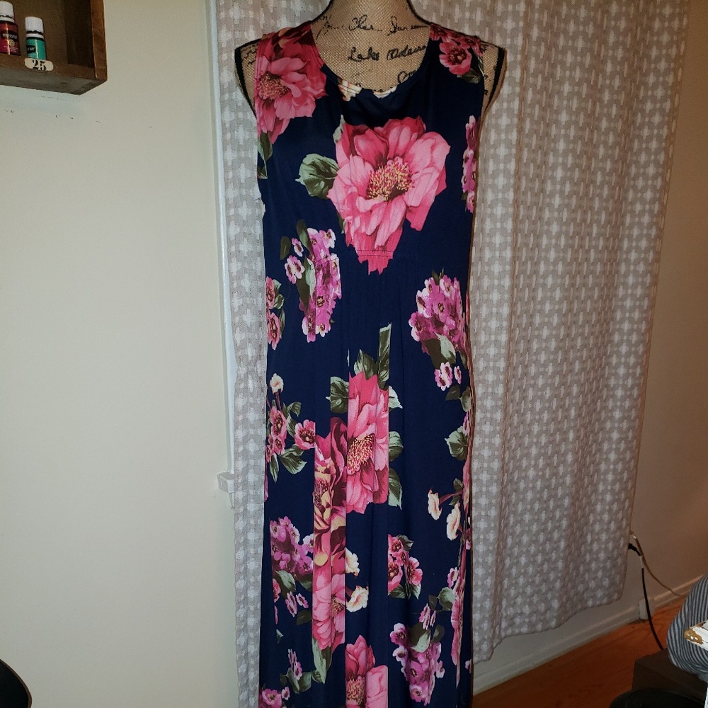 XL Floral Maxi Dress - stretchy, floor length